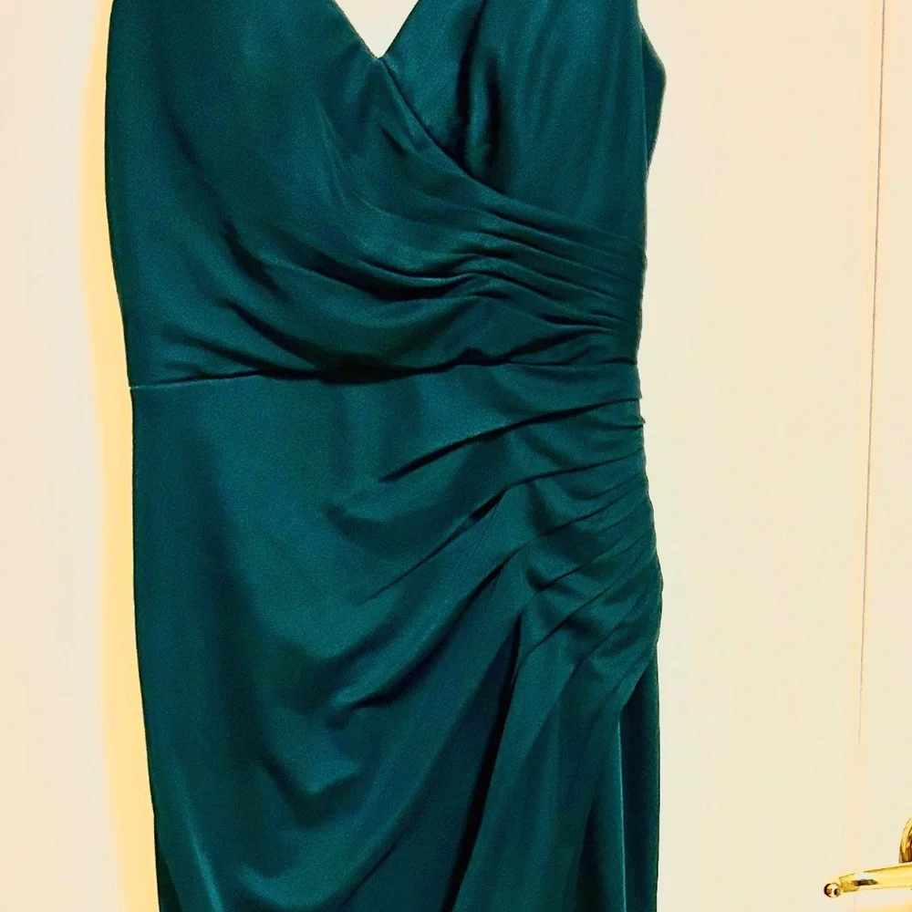 LIKE NEW! Women's Azazie Emerald Green Full Length Dress - 0 - Picture 4 of 10